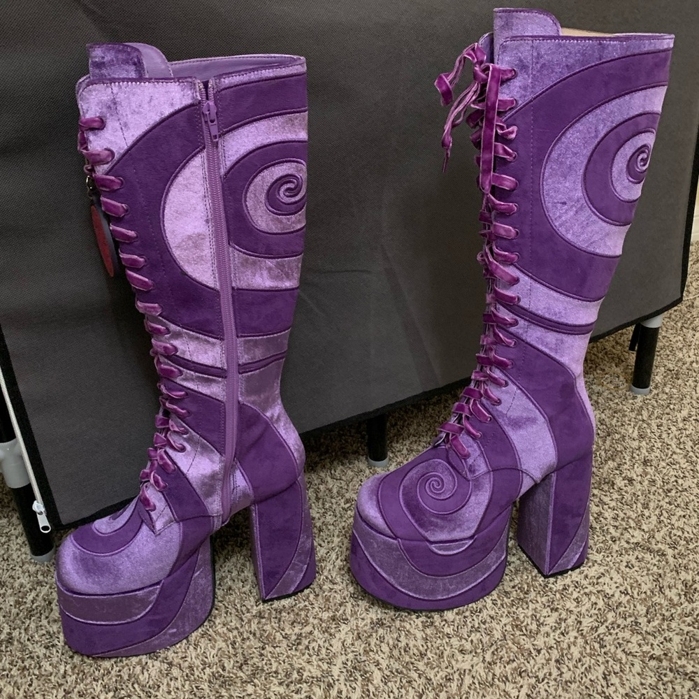 Dolls Kill Wonka Collab boots Size 8 New